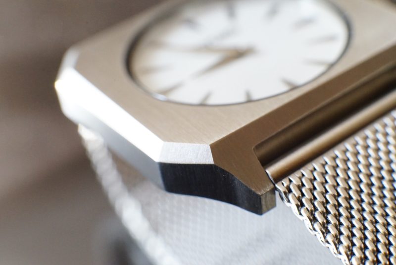 kyomoウォッチ　ケースエッジアップ